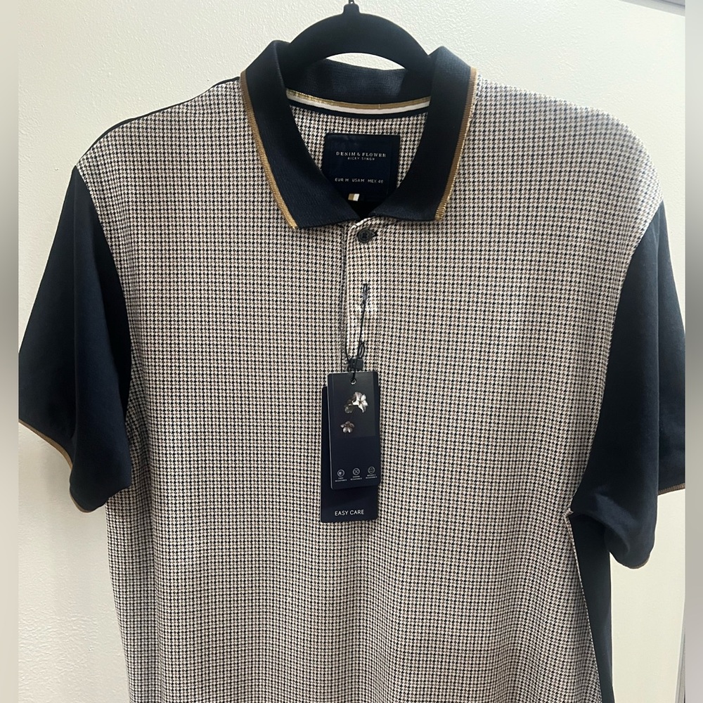 Men’s polo size medium